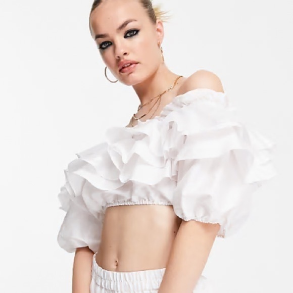 Vero Moda Tops - Vero Moda ASOS White Ruffle Crop Top Avant Garde Puff Sleeve XL